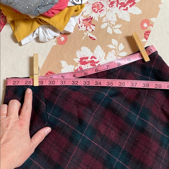 Eddie Bauer size 6 plaid midi wool blend skirt very gently used, no flaws - Picture 5 of 5